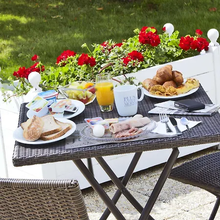 Kyriad Centre Hotel 3*