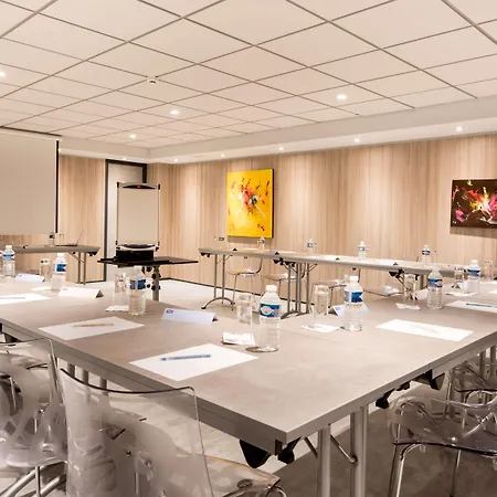 Kyriad Centre Hotel 3*