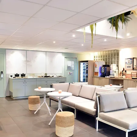 Kyriad Centre Hotel 3*