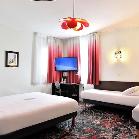 Hotel Kyriad Centre 3*