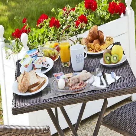 Hotel Kyriad Centre 3*