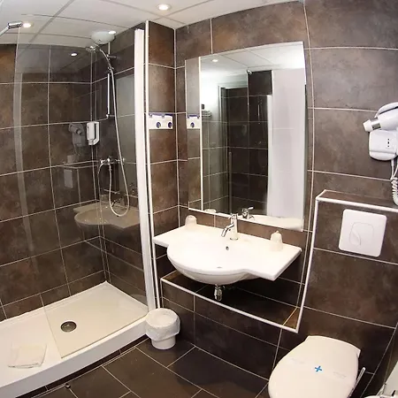 Kyriad Centre 3* Λα Ροσέλ