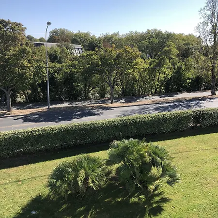 Kyriad Centre 3* Λα Ροσέλ