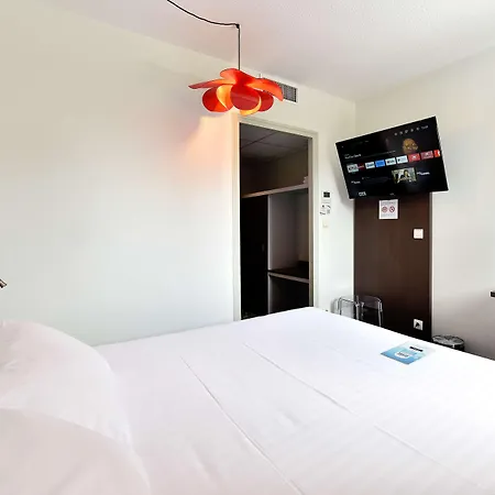 Kyriad Centre 3* Λα Ροσέλ