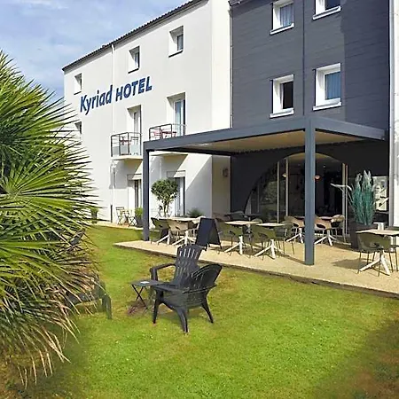 Kyriad Centre 3*