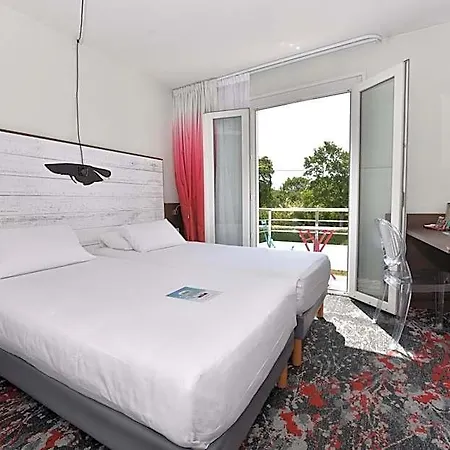 Kyriad Centre Hotell 3*