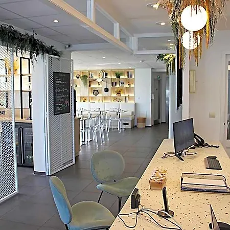 Kyriad Centre Hotell