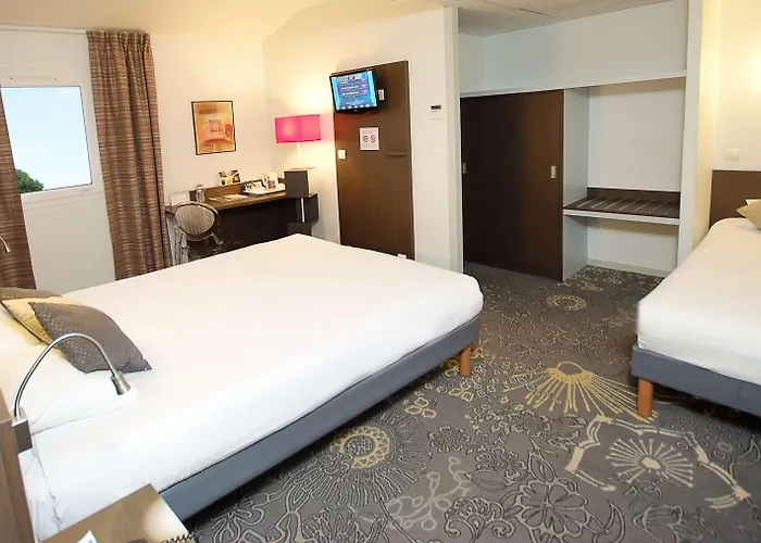 Hotel Kyriad Centre 3*