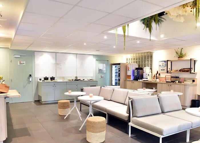 Kyriad Centre Hotel 3*