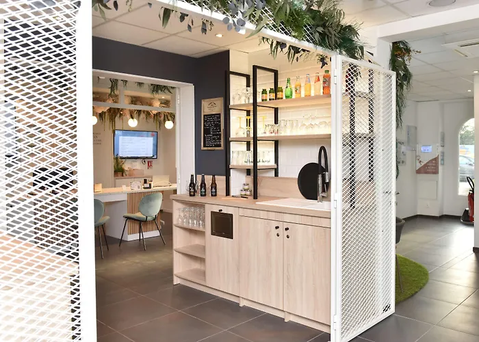 Hotel Kyriad Centre 3*