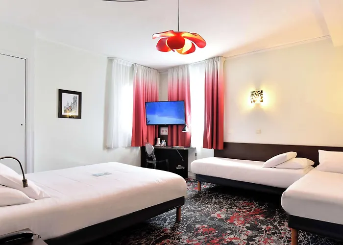 Hotel Kyriad Centre 3*